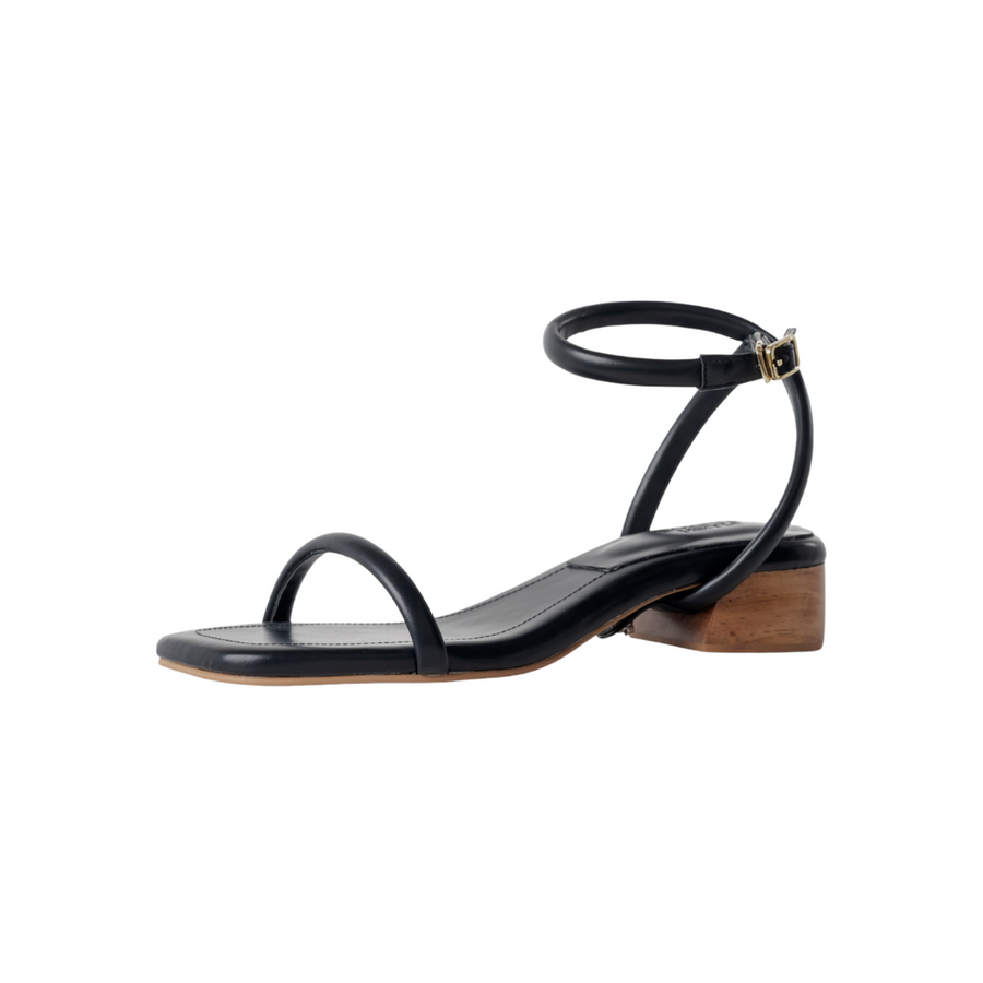 Plush Studios ultra-cute sandal set : Kara Sandals + Small Puff Straps