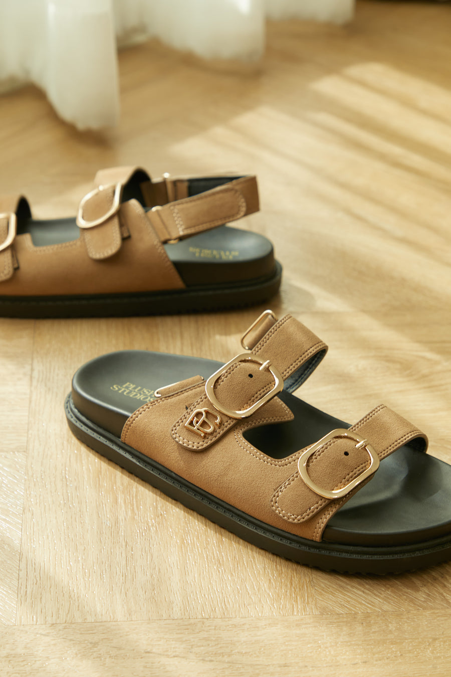 Gia Unisex Sandals Tan