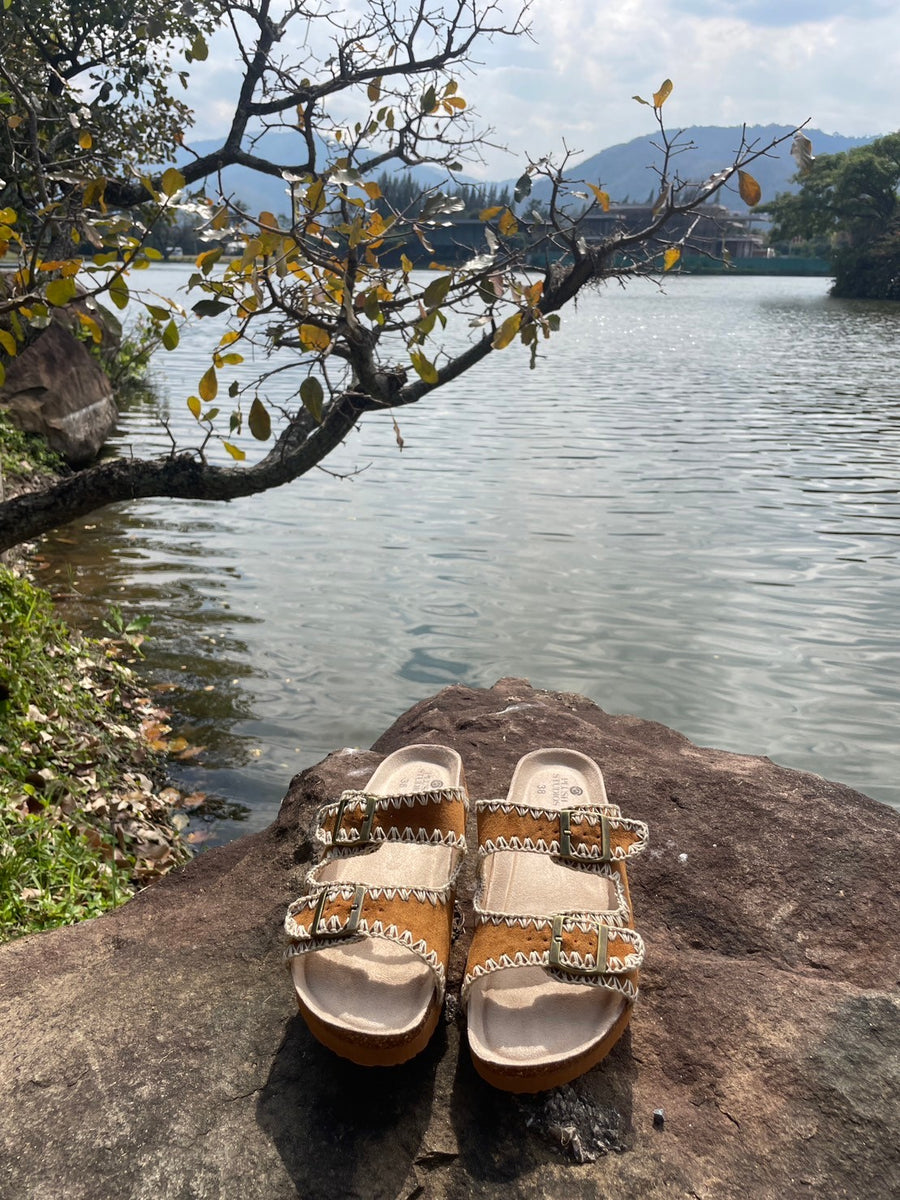 Chelsea Sandals Tan