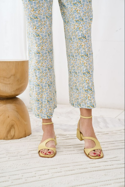 Emily Daisy Yellow