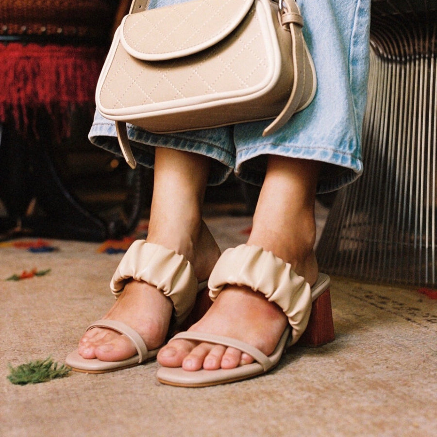 Plush Studios My very first heels set : Kara Classic + Puff Straps