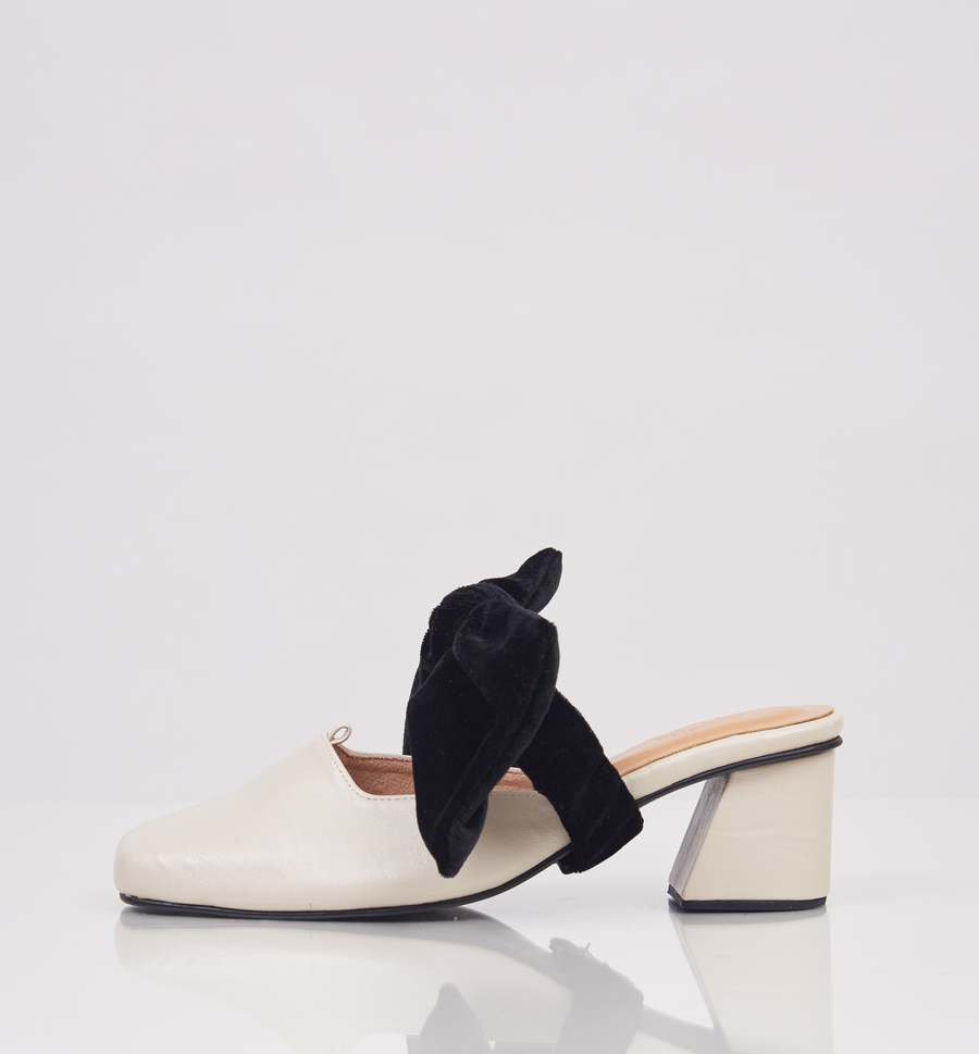 Velvet Bow Strap