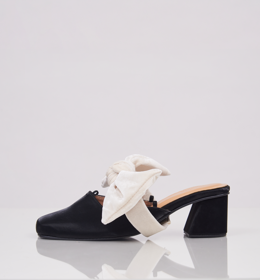 Velvet Bow Strap